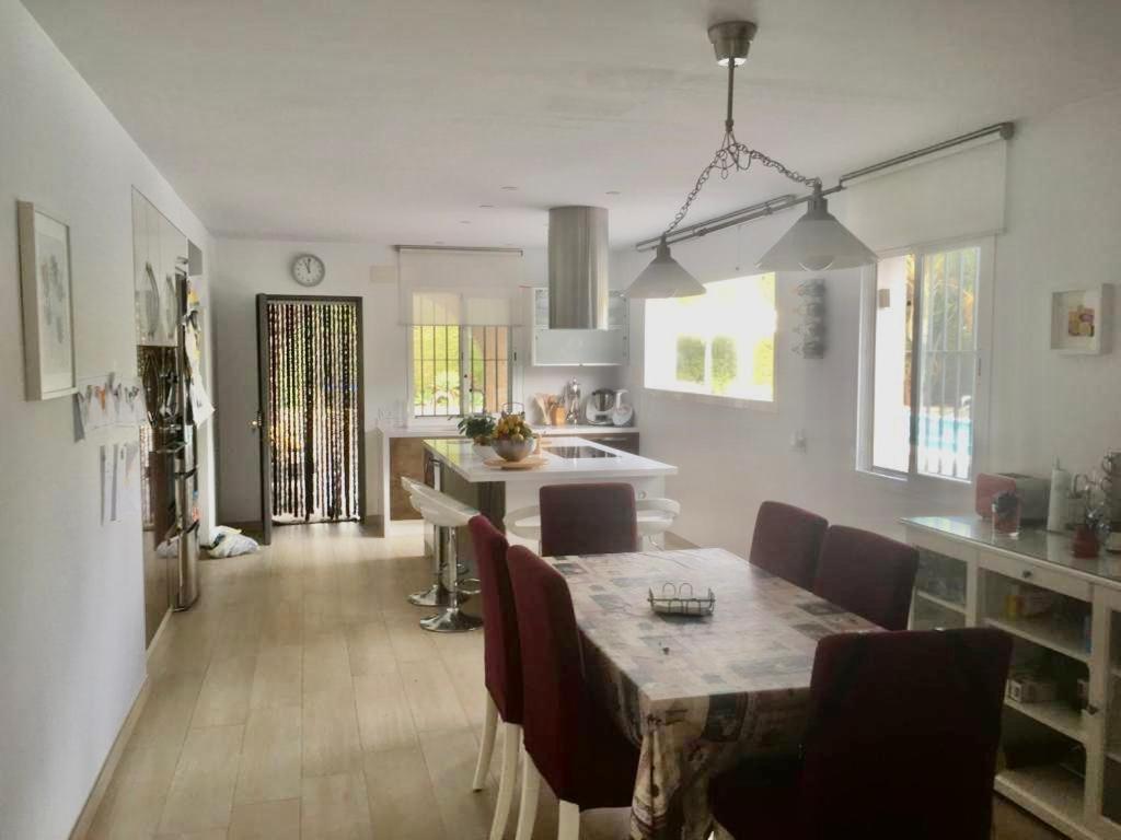 Villa Torrealta, 4000 M2 กาดิซ ภายนอก รูปภาพ
