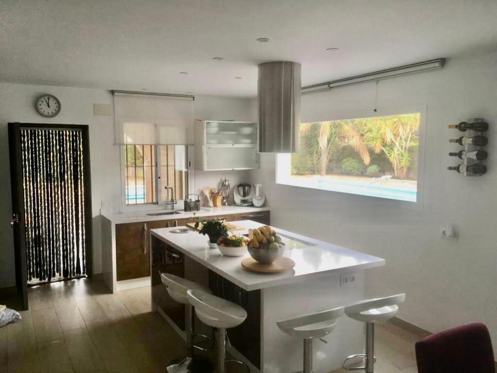 Villa Torrealta, 4000 M2 กาดิซ ภายนอก รูปภาพ